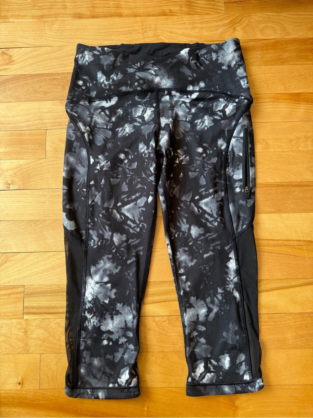 lululemon athletica Black & Gray Marble Capri Leggings